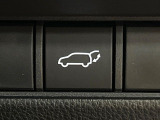 【パワーバックドア】スマートキーや運転席のボタンを押すだけでリアゲートが自動で開閉します!荷物を持っている時や、高い位置にあるバックドアを閉める際に便利な機能です♪