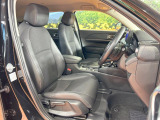 運転席シート廻りは使用感も少なく、良好な状態となっています。丁寧に使われていたことがよくわかりますね。