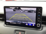 バックモニター付きで、車庫入れやバック時の後方確認をサポート。