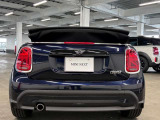 全てのMINIに全国のMINI正規ディーラーでご利用いただける保証をお付けしてご納車させていただいております(一部特殊車両を除く)。
