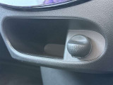 充電などに便利なソケットあります。
