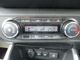 オートエアコンなので、お好みの温度に設定することで車内を快適にしてくれます。