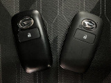 電子カードキーを携帯していれば、ドアハンドルやバックドアのリクエストスイッチを押すだけでドアの施錠・解錠気軽に出来ます。遠くはなれた場所からの操作も可能です。盗難防止のイモビライザー機能装備です!!!