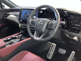 コックピットのような運転席は、ドライバーの運転する楽しさをさらに引き立ててくれます。