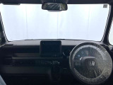 落ち着いたカラーの内装で、ゆったりと運転したい方に。