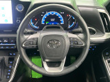 【純正革巻きステアリング】上質な革を使用することで、手にしっかり馴染みとても運転しやすいハンドルです♪