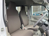 【フロントシート】見晴らしのいい前席なので狭い路地も運転がしやすいですよ◎
