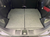 普段のお買い物や通勤、送迎等に十分な荷室スペースを確保しております。セカンドシートを倒すと、大きな荷物の積載も可能です♪