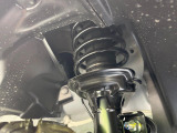 お車を安心してお乗りいただく為には、足回りの定期点検が欠かせません。サービスサポート(有償保証)では無料点検もご提供しており、安心のカーライフをお過ごしいただけるサポート体制が整っています。