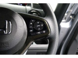 Hondaセンシングの機能のひとつ、アダプティブクルーズコントロール付!アクセルから足を離しても設定したスピードと前車との車間を保ち走行してくれます!車線維持もアシスト☆高速道路で疲労軽減ですね☆
