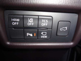 【パーキングセンサー】障害物などが車両に近づいた際に、音と画面表示にてお知らせしてくれます。警告音も段階的に鳴ってくれるので、どのくらいの近さなのか感覚的に察知することが出来ます♪