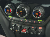 こちらのお車はMINI NEXT鶴ヶ島に展示中です。☆お問合せをお待ちしてます!