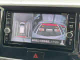 まるで真上から見ているような、視認性の良いアラウンドビューモニターです。駐車が苦手な方でもこれでらくらく駐車できますよ。