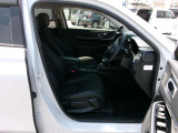 運転席には高さ調整ができる『シートハイトアジャスター機能』が付いています! 自分にぴったりの運転姿勢がとれます