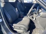 運転席シート廻りは使用感も少なく、良好な状態となっています。前オーナー様が丁寧に使っていたことがよくわかりますね。