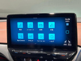 ヤナセステッカー:ブルーは「自然を愛し、より豊かなゆとりある社会を目指す」という私たちの企業姿勢を、イエローはヤナセの「未来への限りない可能性」を象徴しています。
