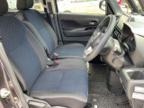 運転席は広々としていて、ゆったりと運転をお楽しみいただくことができますよ。