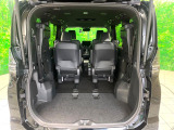 普段のお買い物や通勤、送迎等に十分な荷室スペースを確保しております。セカンドシートを倒すと、大きな荷物の積載も可能です♪