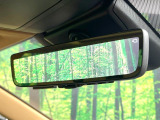 【デジタルインナーミラー】後席の大きな荷物や同乗者で後方が確認しづらい時でも安心!カメラが撮影した車両後方の映像をルームミラー内に表示。クリアな視界で状況の確認が可能です!