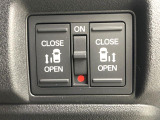 【両側パワースライドドア】スマートキーや運転席のスイッチで後席両側スライドドアの開閉が可能♪電動だから力を入れてドアを開ける必要が無く、小さなお子様でも簡単に開け閉めでき快適です♪