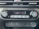 オートエアコンは、温度や風量を自動で調整してくれるため、運転に集中でき、疲労軽減にもつながります。また、車内の温度を一定に保つことで、結露やカビの発生を防ぐ効果もあります。