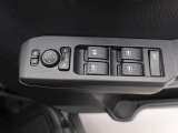 パワーウィンドゥ 運転席ドアスイッチ照明付です。電動格納ミラーも手元でワンモーションで可能です。