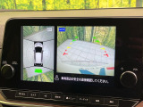 【アラウンドビューモニター】専用のカメラにより、上から見下ろしたような視点で360度クルマの周囲を確認することができます☆死角部分も確認しやすく、狭い場所での切り返しや駐車もスムーズに行えます。