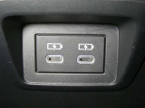 【充電用USB端子】デバイスの充電に便利です。※実際の接続端子は写真で確認or店舗までご気軽にお問合せください♪
