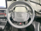【純正革巻きステアリング】上質な革を使用することで、手にしっかり馴染みとても運転しやすいハンドルです♪
