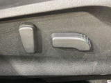 【パワーシート】スイッチ一つで簡単にシートの微調整が可能!電動だから力もいりません!快適なシートポジションにセットして、快適なドライブをお楽しみください。