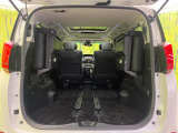 【パワーバックドア】スマートキーや運転席のボタンを押すだけでリアゲートが自動で開閉します!荷物を持っている時や、高い位置にあるバックドアを閉める際に便利な機能です♪