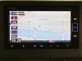 ナビゲーションはフルセグTV対応のGathers純正メモリーナビを搭載しています。Bluetoothオーディオ機能がありますので、スマートフォンなどの音楽も再生できます。