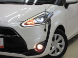 LEDヘッドライトです。デザイン性がよくとても明るいので、夜間の走行や悪天候でも安心です。しかも長寿命!