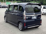 【セキュリティアラーム】車両の盗難や不正侵入を防止するための警告装置が付いています。警告音やハザードランプの点滅で周囲に異常を知らせてくれます