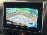 【バックカメラ】駐車時に後方がリアルタイム映像で確認できます。大型商業施設や立体駐車場での駐車時や、夜間のバック時に大活躍!運転スキルに関わらず、今や必須となった装備のひとつです!