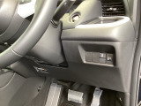 左側に高速で便利なETCがあり、横滑りを防ぐVSAなどのスイッチは、運転席の右側、手の届きやすい位置にあります。