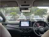 視界広々で運転しやすいインパネ