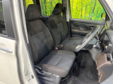 運転席シート廻りは使用感も少なく、良好な状態となっています。前オーナー様が丁寧に使っていたことがよくわかりますね。