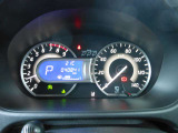 視認性の高いメーターで運転情報を的確に把握できます!