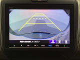 バックでの車庫入れも安心です! リアカメラが付いているバックモニター付のナビを装備しております。操作線もついており距離感も画面から確認できます。