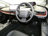 【運転席】運転席周りの画像です。プロの手で隅々までクリーニングしています。ご来店いただき実際に見てみてくださいね☆