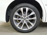 225/50R18 95Vスチールラジアルタイヤ(18&times;7J切削光輝・ミディアムグレー塗装アルミホイール)&センターオーナメント