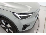 【トールハンマーLEDヘッドライト】北欧神話に登場する雷神「thol」がその手に携える武器「トールハンマー」をモチーフにした新世代ボルボを代表するデザインアイコン。高い視認性・被視認性を誇ります。