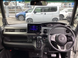 フロントガラスが大きく、ワイドな視界で運転もしやすくなるように設定されています。