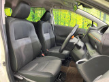 運転席シート廻りは使用感も少なく、良好な状態となっています。前オーナー様が丁寧に使っていたことがよくわかりますね。