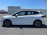 ご納車前には、BMWを熟知したメカニックによる100項目の点検・整備を行います。不具合箇所、交換時期に達している部品に関しましては、全て当社負担で交換してからのご納車となります。