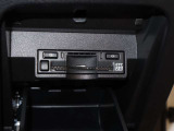 高速道路交通情報やITSスポット情報表示機能つきETC車載器。何かと便利です。
