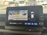 カーナビ付きです。カーナビの機能や保証につきましては、担当スタッフまでお尋ねください。