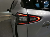 LEDテールライトです。省電力、高輝度のLEDは明るく照らすので夜間運転時の視認性を高めます。スタイリッシュな見た目で細かいところもこだわりたいあなたに!