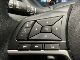 ステアリングスイッチ搭載!ハンドルひとつで手を離さなくても運転中視線をそらさなくても操作が出来て便利です♪